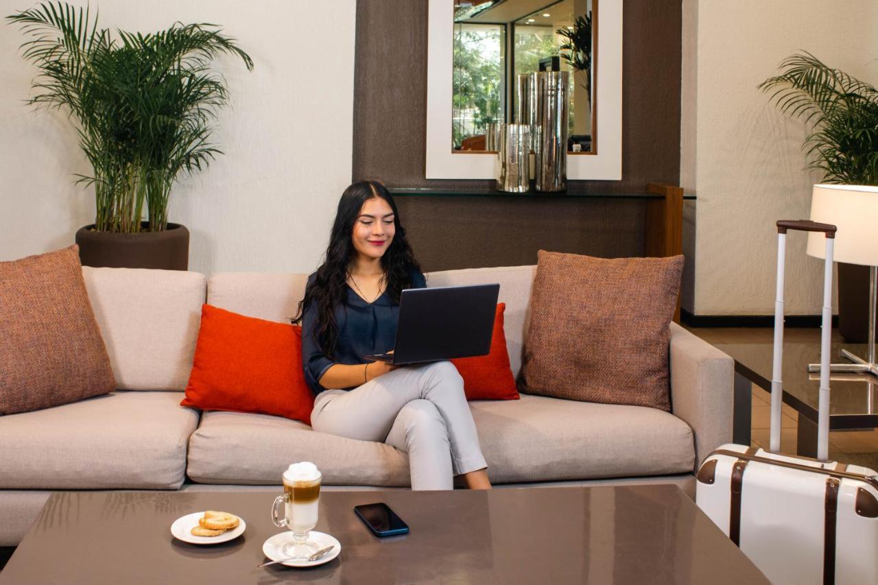 Hotel Guadalajara Plaza Expo Extérieur photo