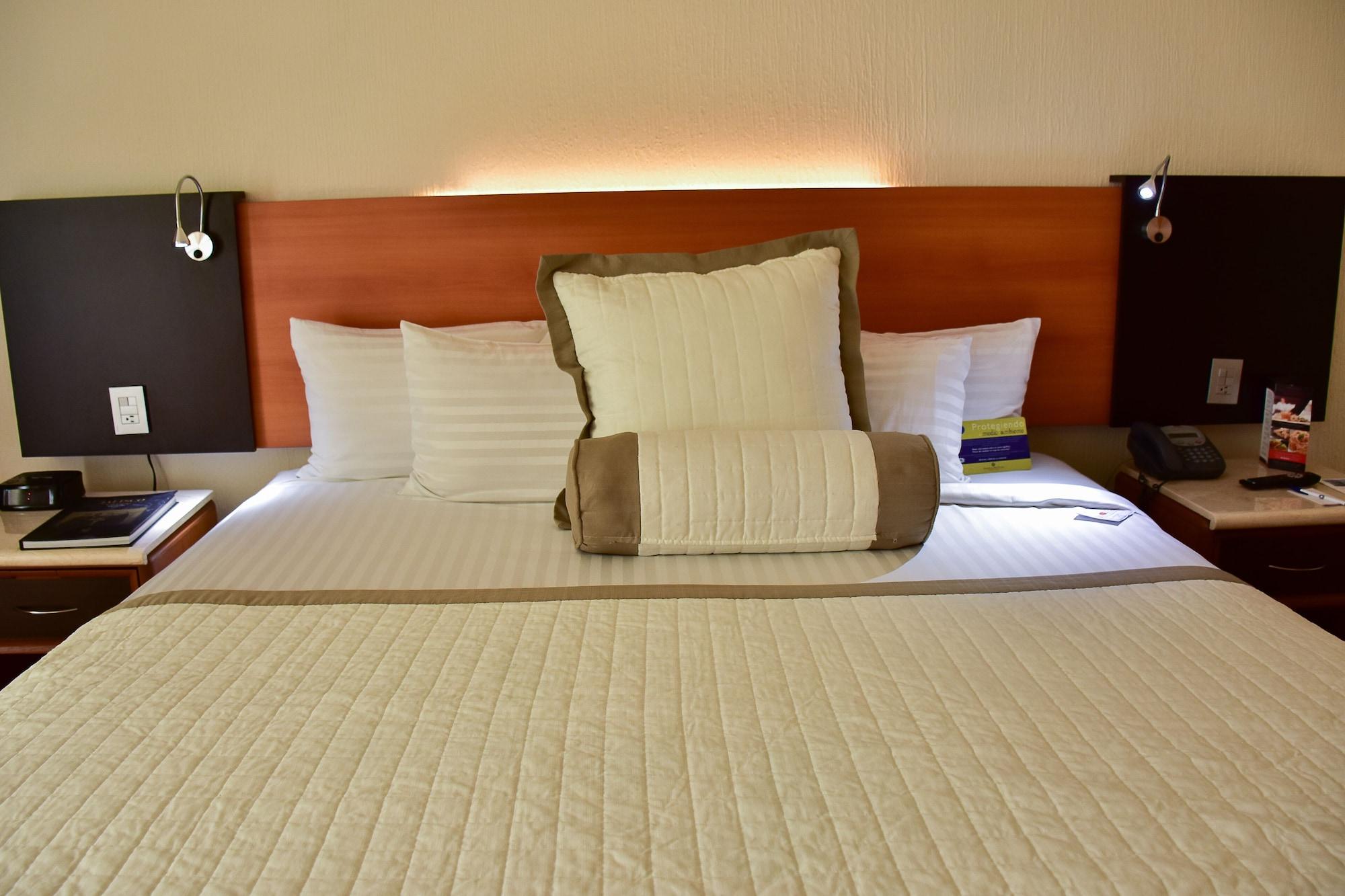 Hotel Guadalajara Plaza Expo Extérieur photo