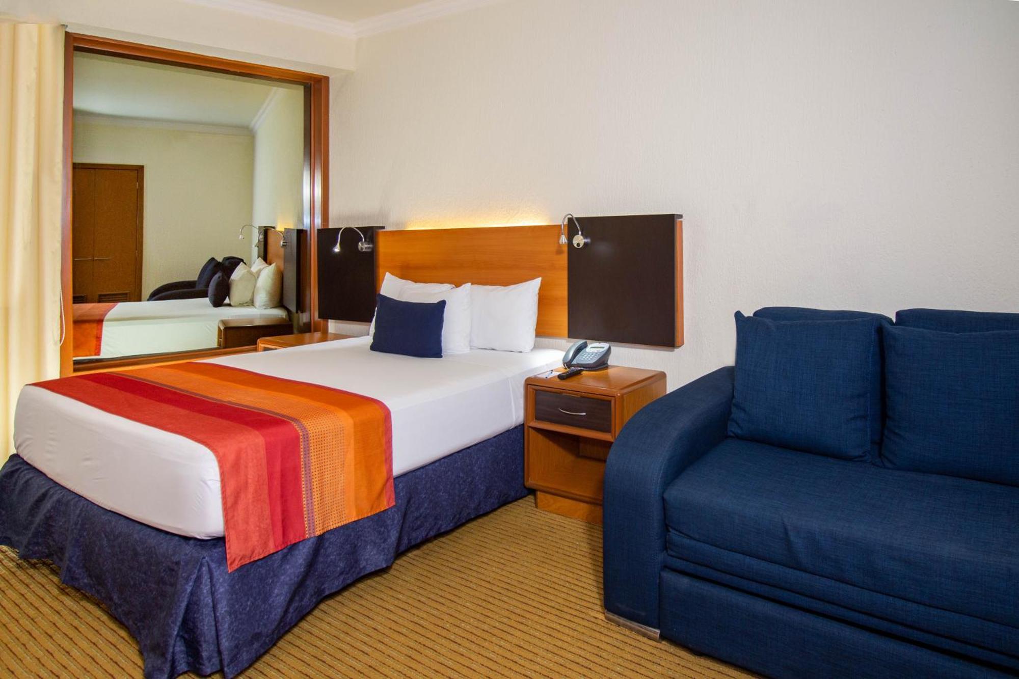 Hotel Guadalajara Plaza Expo Extérieur photo